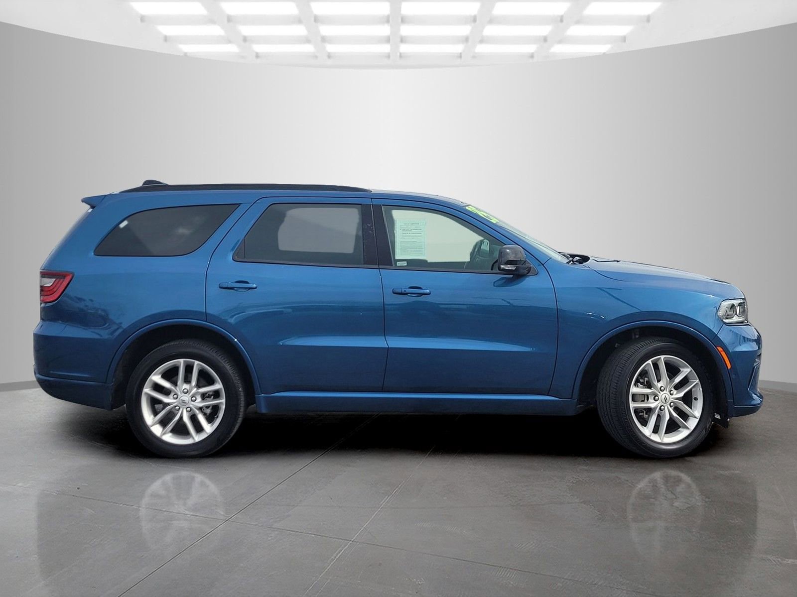 Used 2025 Dodge Durango GT AWD/4WD image 3