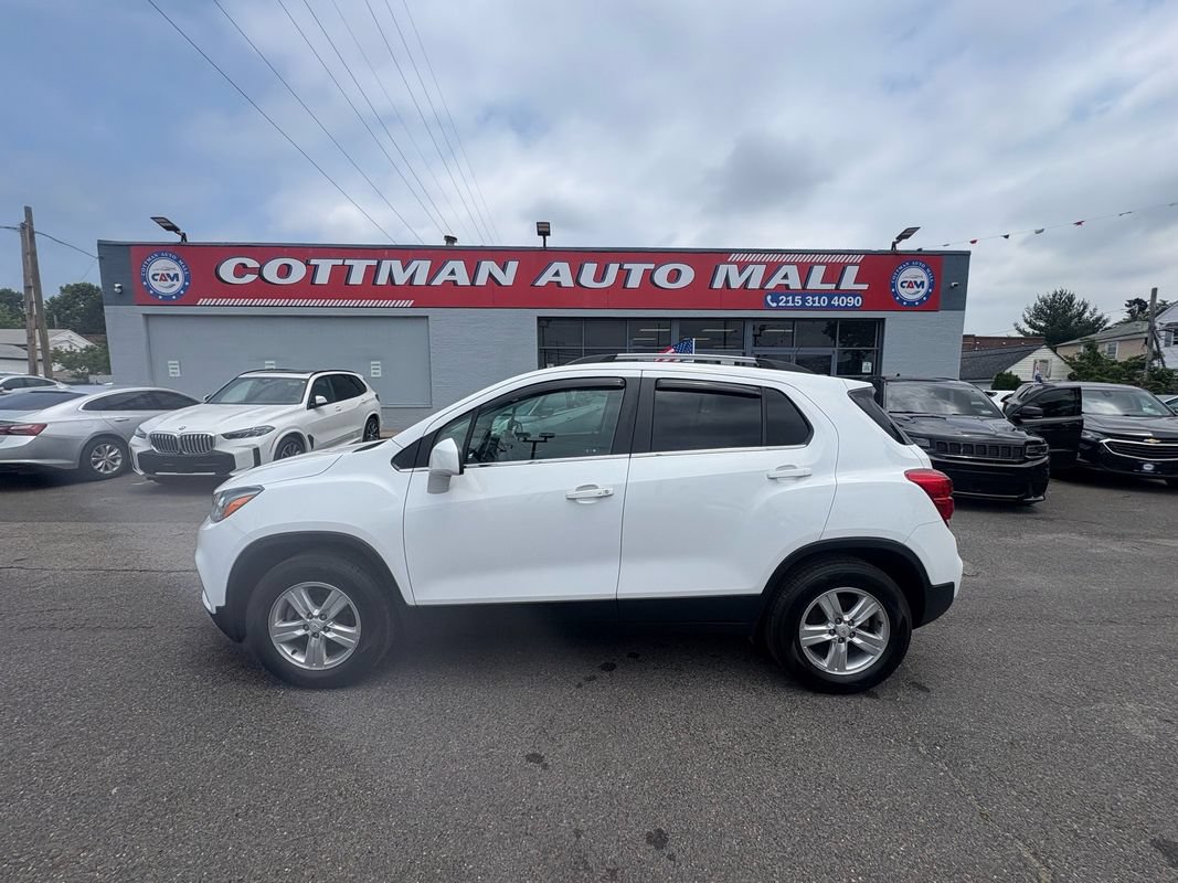 Used 2020 Chevrolet Trax LT w/ LT Convenience Package AWD/4WD image 14