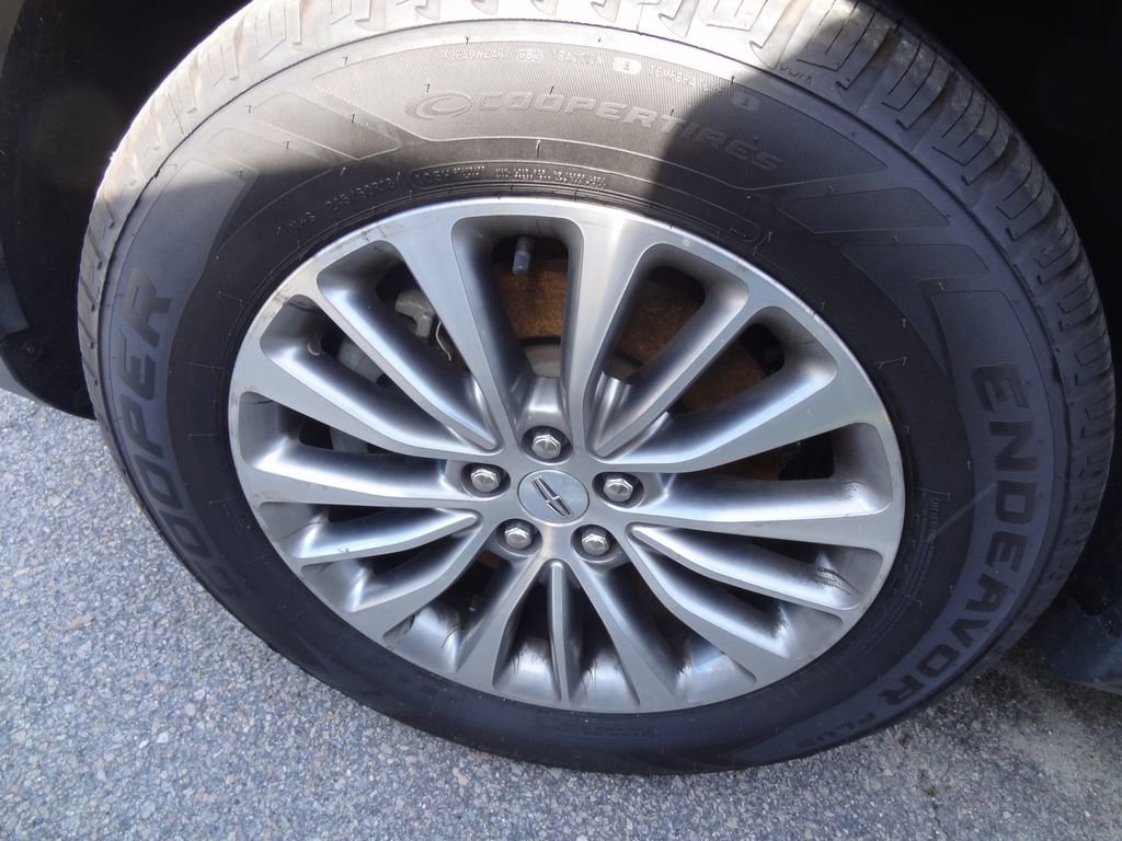 Used 2017 Lincoln MKX Select w/ Select Plus Package image 11