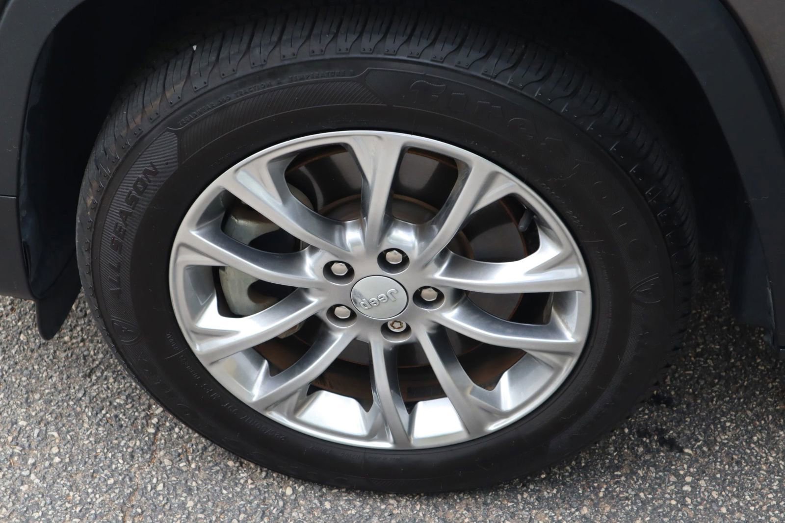 Used 2021 Jeep Cherokee Latitude Lux w/ Sun & Sound Group FWD image 39