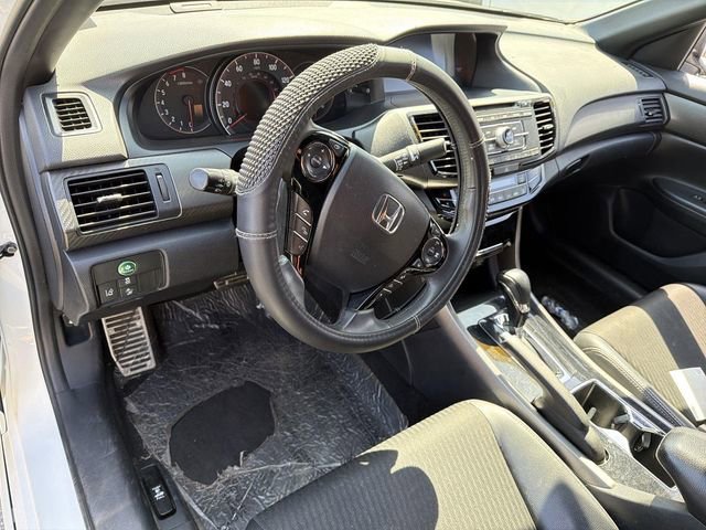 Used 2017 Honda Accord Sport image 6