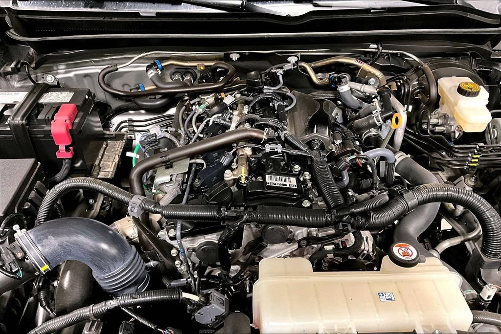 Used 2025 Toyota Tacoma SR5 AWD/4WD image 39