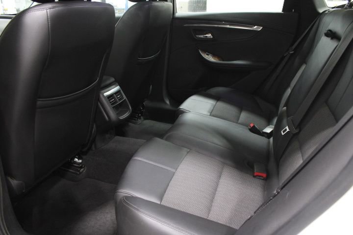 Used 2014 Chevrolet Impala LT w/ Convenience Package image 24