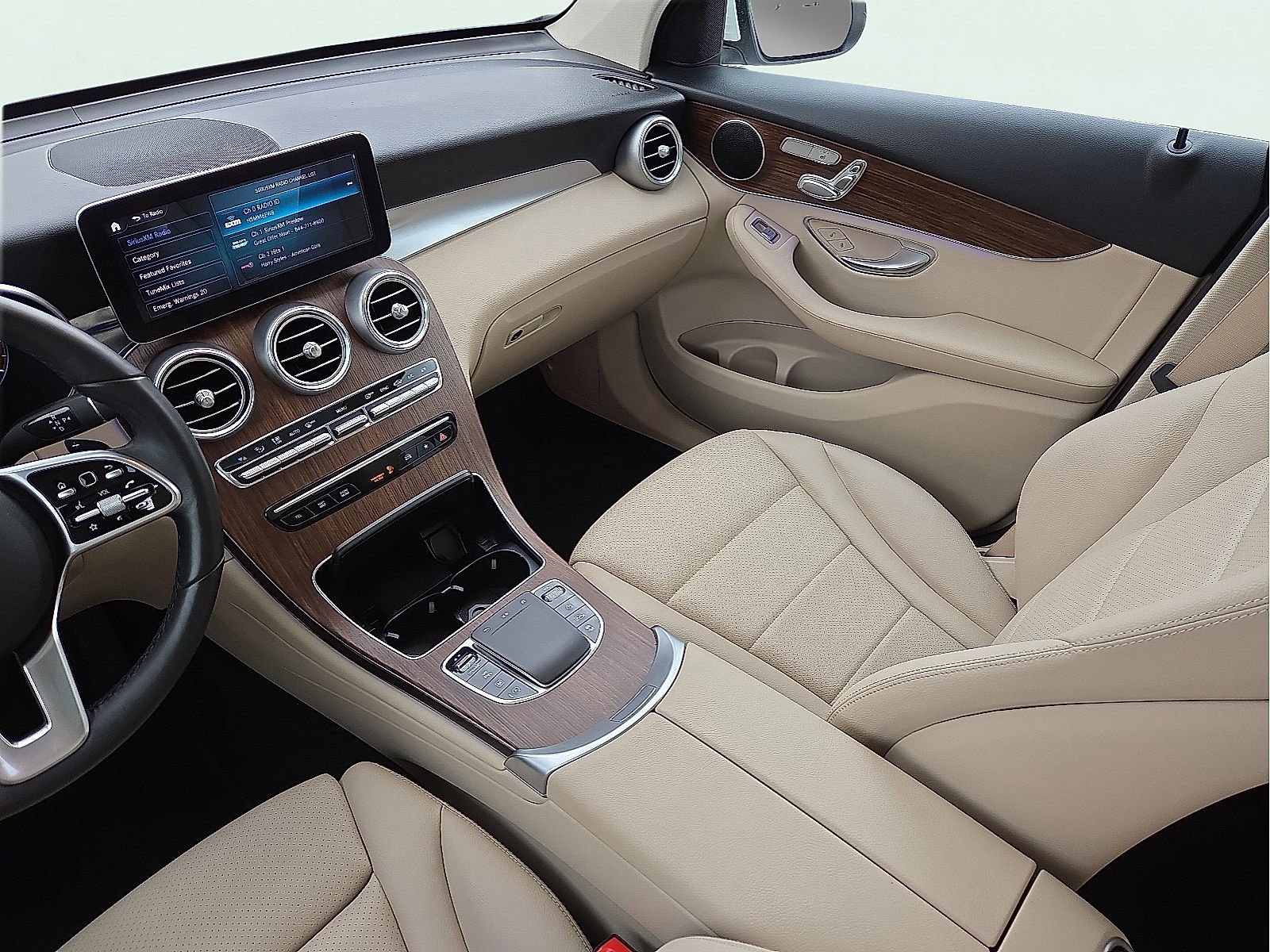 Used 2022 Mercedes-Benz GLC 300 4MATIC w/ Premium Package Lite image 12