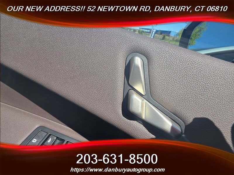 Used 2023 BMW iX xDrive50 w/ Sport Package AWD/4WD image 23