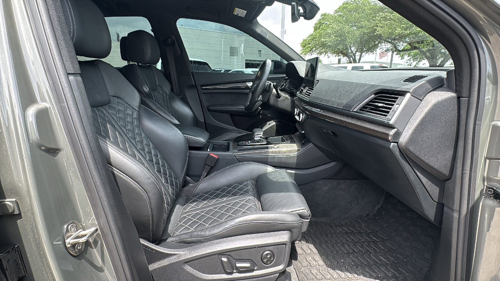 Used 2024 Audi SQ5 Prestige image 28