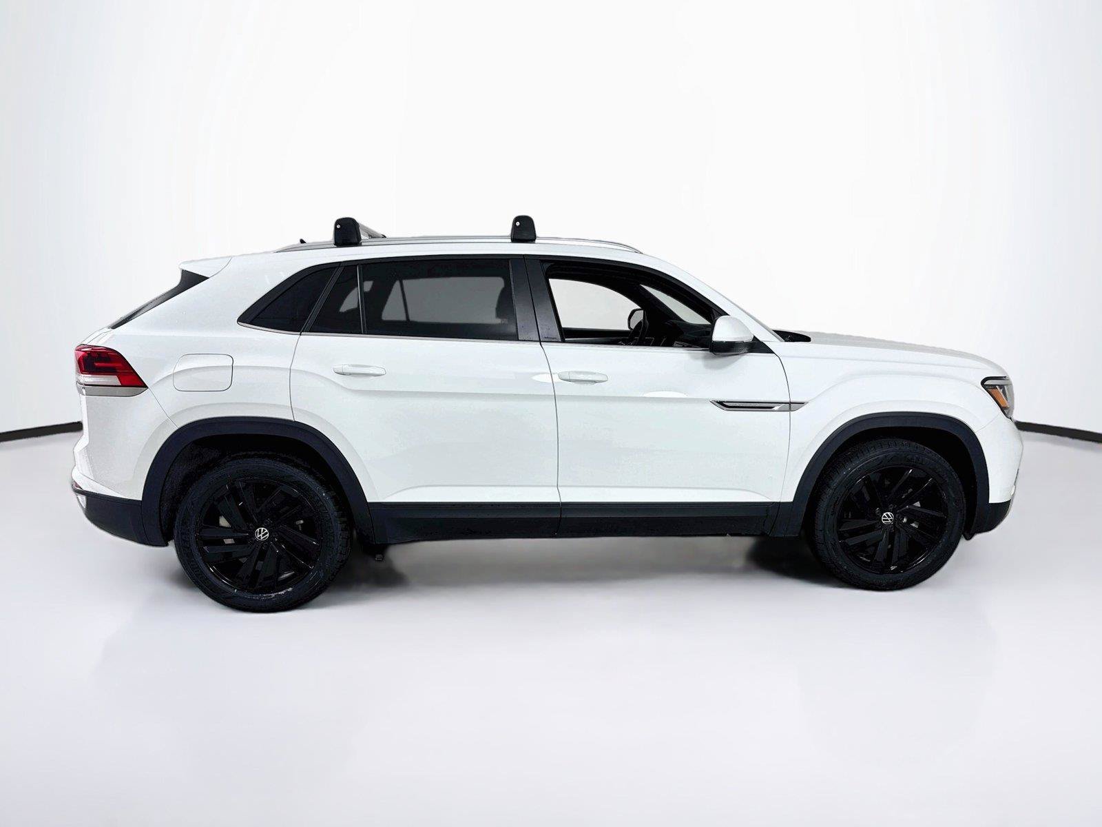 Certified 2023 Volkswagen Atlas Cross Sport SE FWD image 8