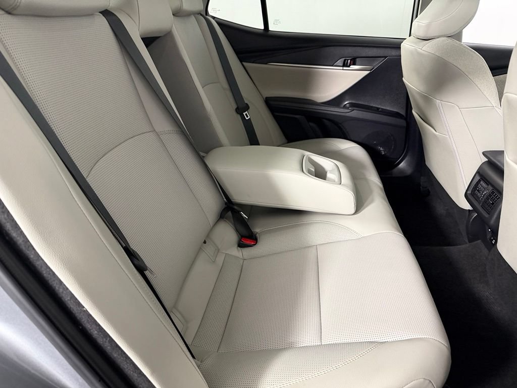 Used 2025 Toyota Camry XLE w/ Premium Plus Package FWD image 30