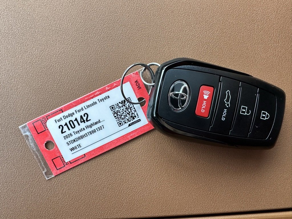 New 2026 Toyota Highlander Platinum image 36