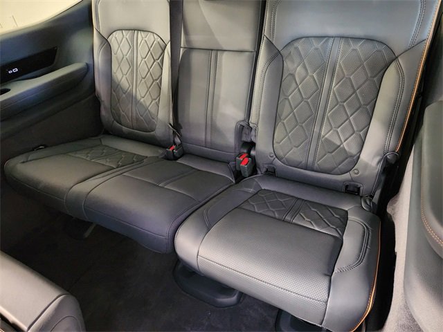 Used 2024 Jeep Grand Wagoneer Series III image 33