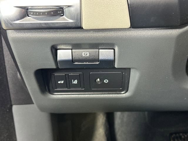 Used 2020 Jaguar E-PACE SE image 19