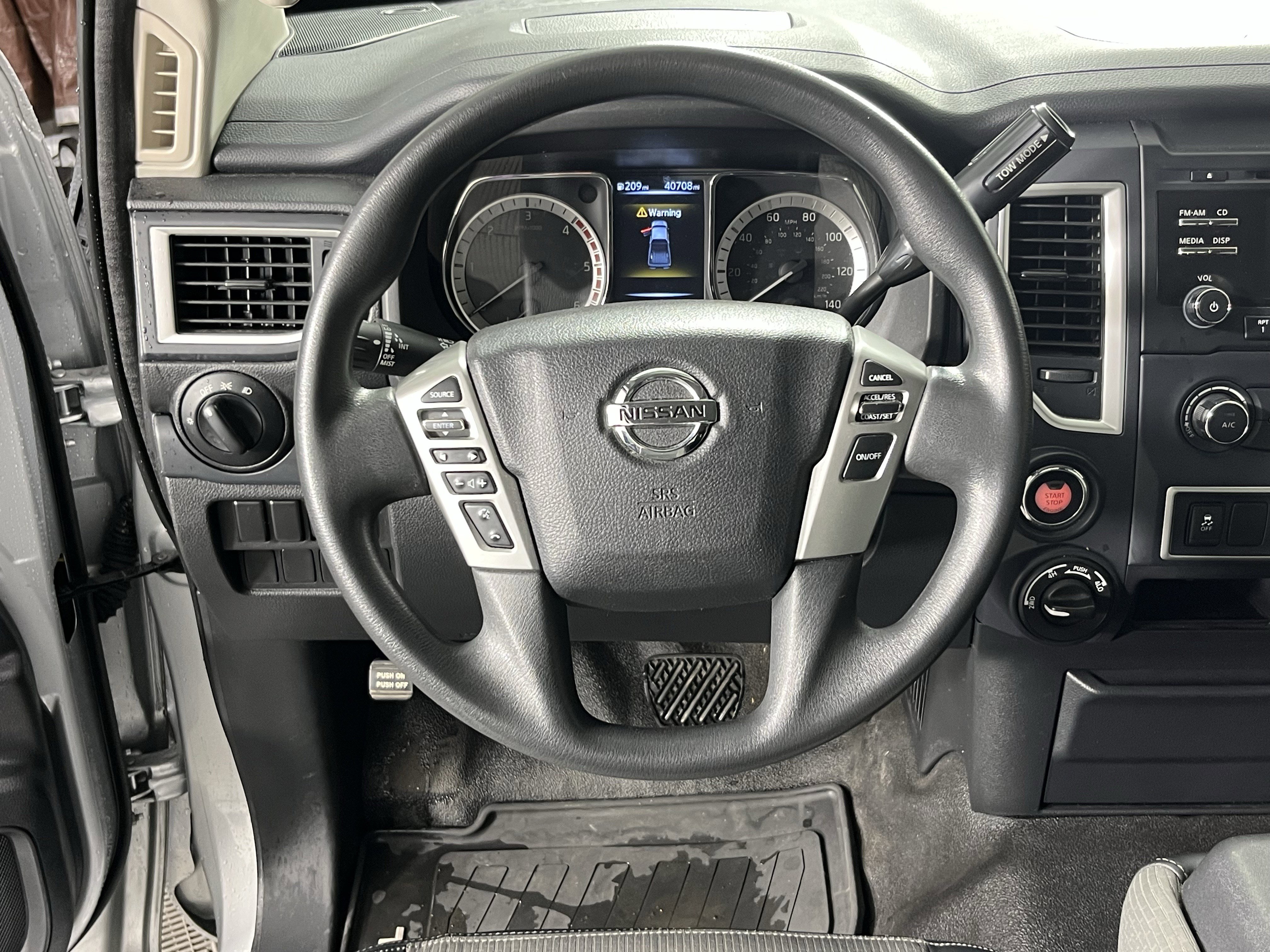 Used 2017 Nissan Titan S image 13