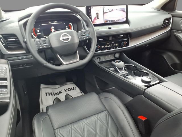 Used 2025 Nissan Rogue Platinum w/ Tech Package image 6