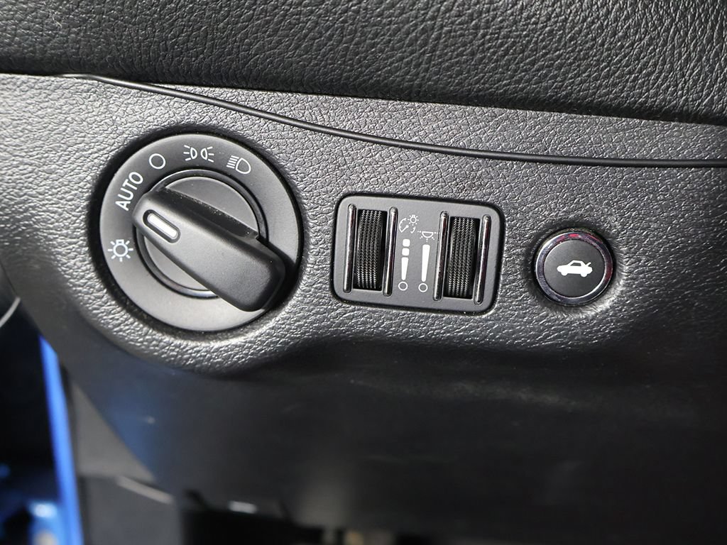 Used 2023 Dodge Challenger SXT RWD image 29