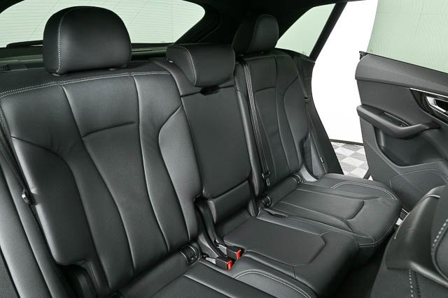 New 2025 Audi Q8 Premium image 20
