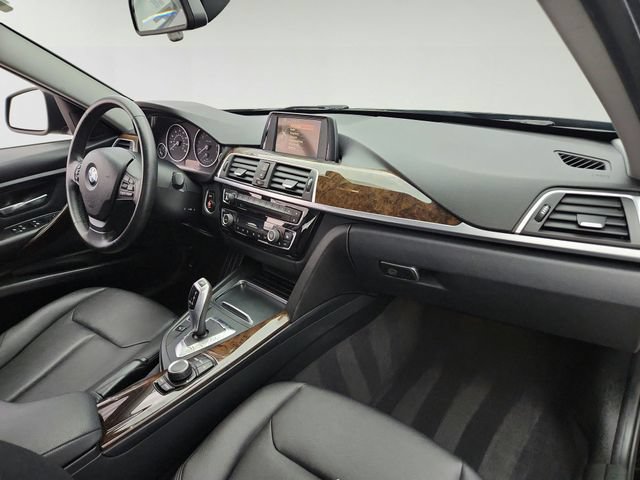 Used 2017 BMW 320i xDrive Sedan AWD/4WD image 22