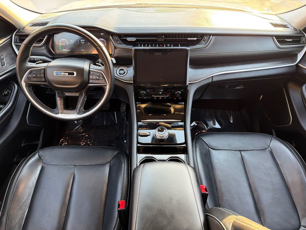 Used 2022 Jeep Grand Cherokee L Limited w/ Black Appearance Package image 20