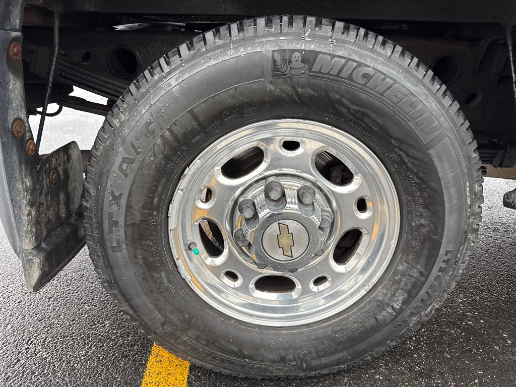 Used 2002 Chevrolet Silverado 2500 LS w/ Snow Plow Prep Pkg image 10