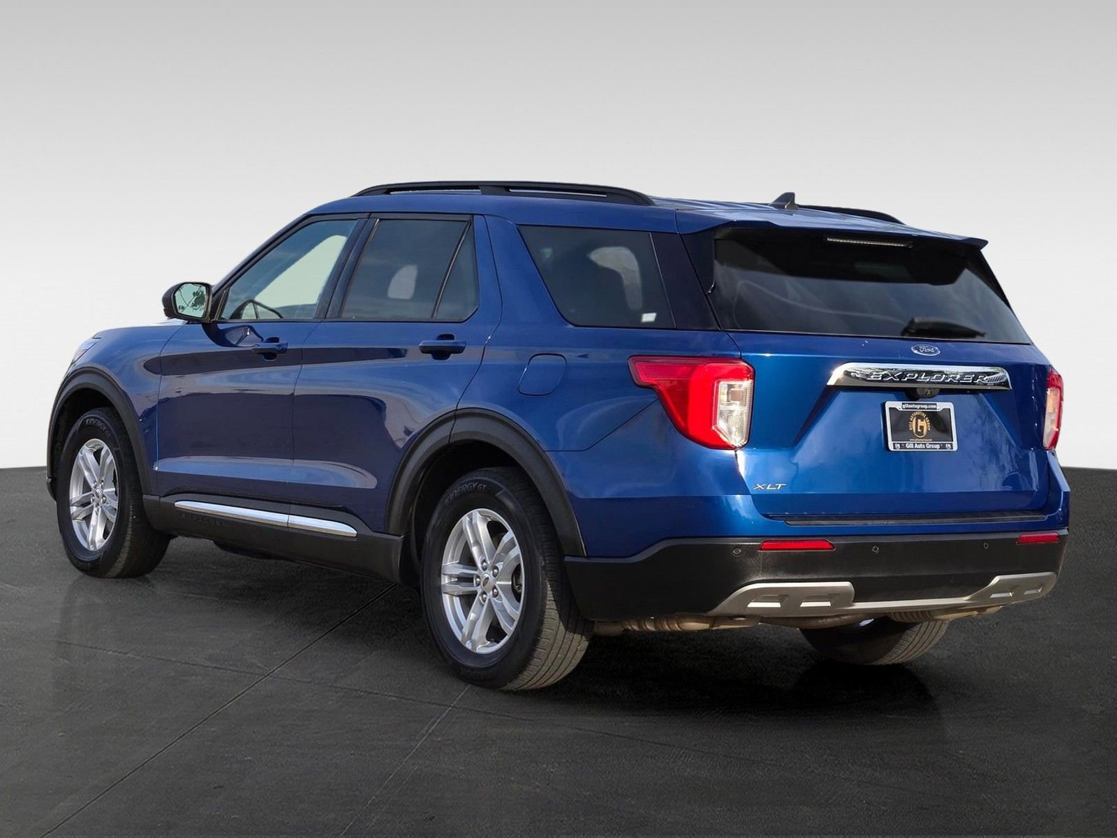 Used 2023 Ford Explorer XLT w/ Equipment Group 202A image 6