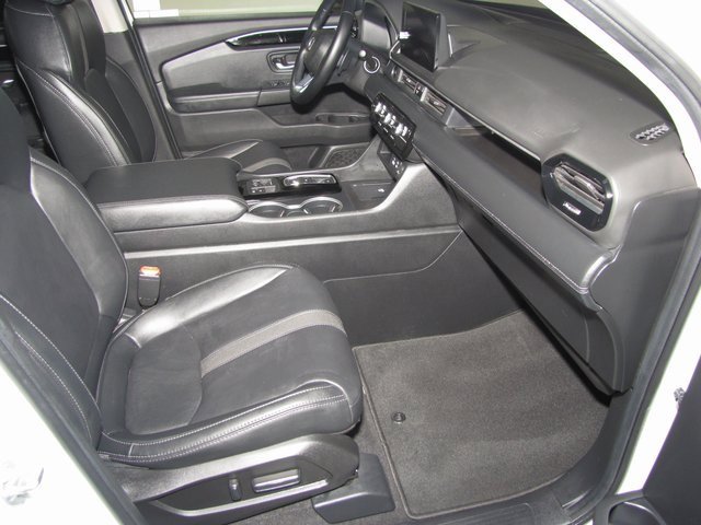 Certified 2024 Honda Pilot Touring image 20