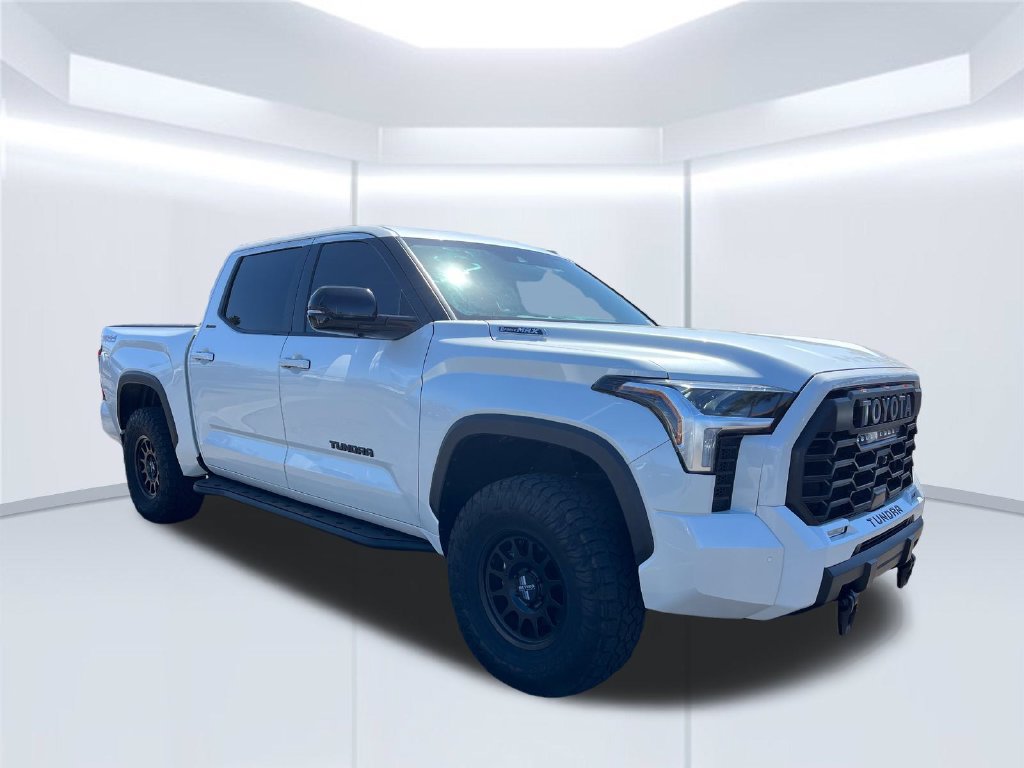 Used 2025 Toyota Tundra Limited w/ TRD Off-Road Package AWD/4WD image 17