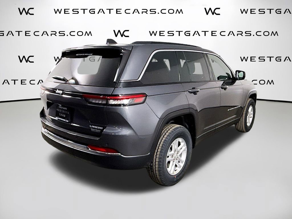 New 2025 Jeep Grand Cherokee Laredo image 8