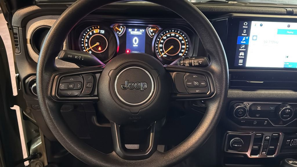Used 2025 Jeep Wrangler Sport image 23