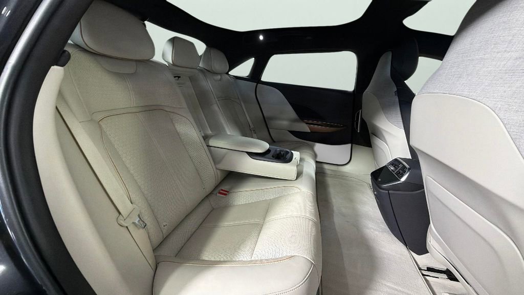 Used 2023 Lucid Air Grand Touring image 35