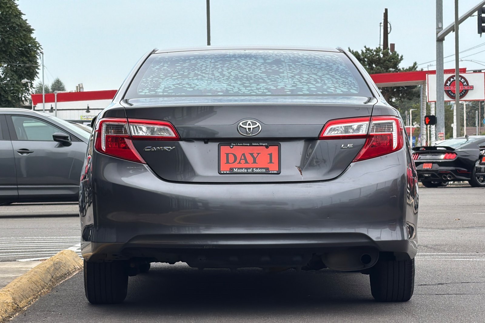 Used 2014 Toyota Camry LE FWD image 6