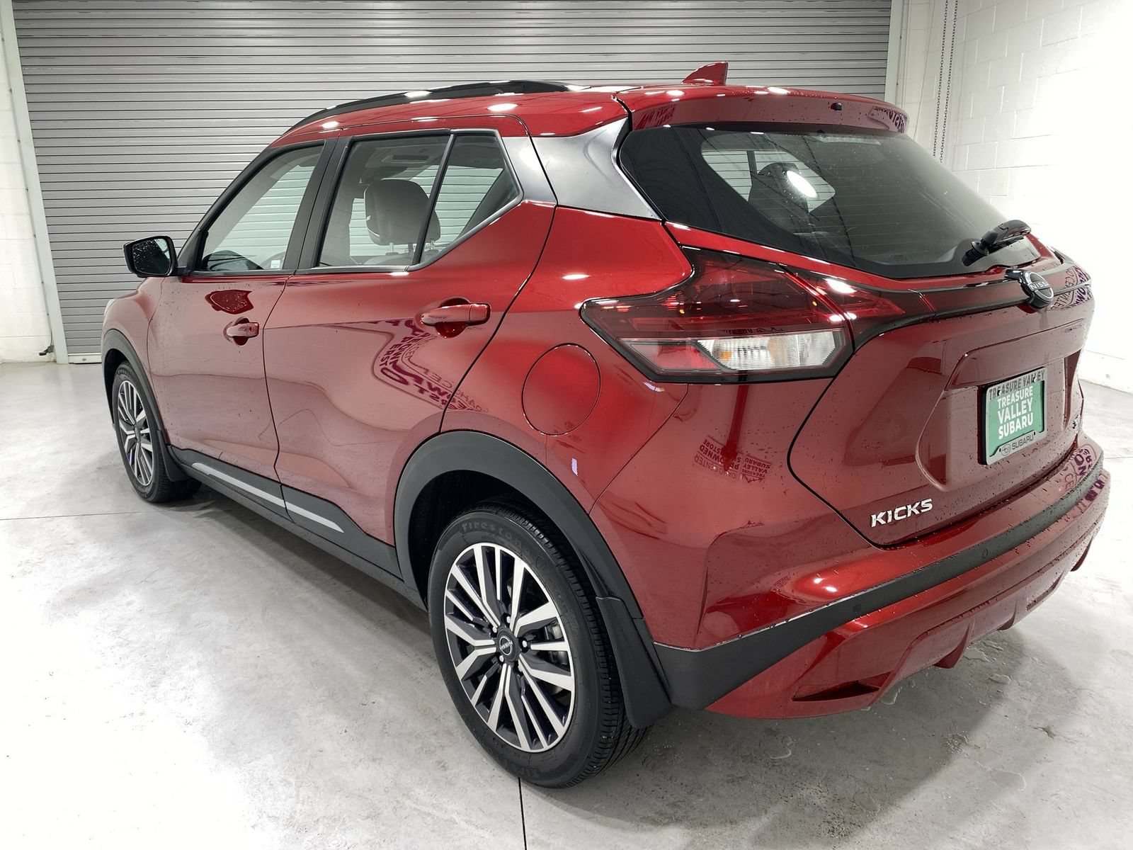 Used 2023 Nissan Kicks SR w/ SR Premium Package FWD image 6