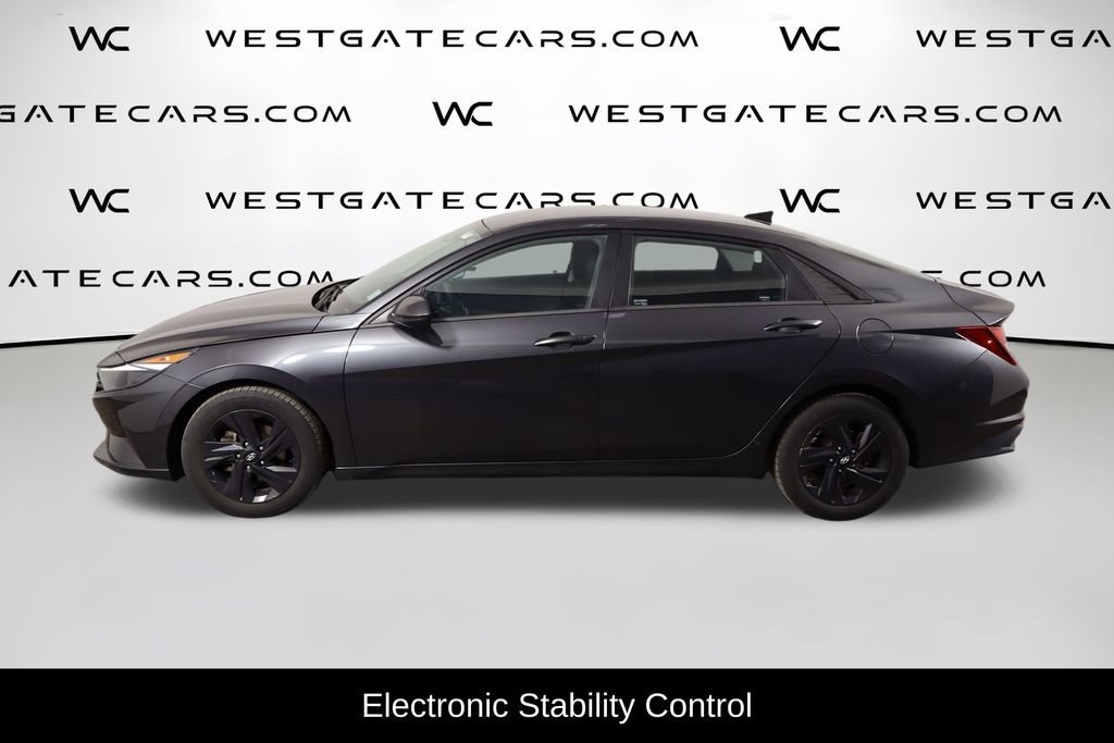 Used 2022 Hyundai Elantra SEL FWD image 5