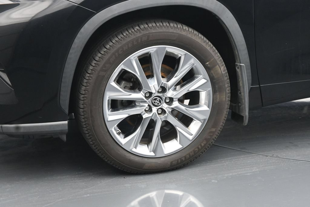 Used 2020 Toyota Highlander Limited AWD/4WD image 12