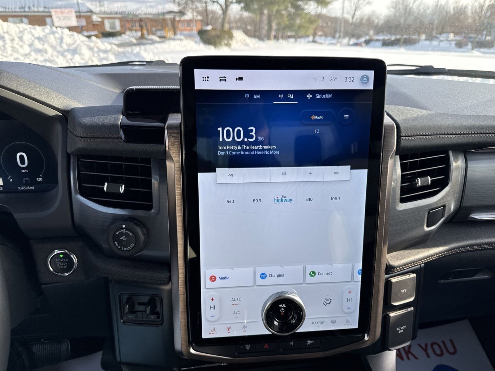 Used 2023 Ford F150 Lightning Lariat w/ Equipment Group 511A High image 17