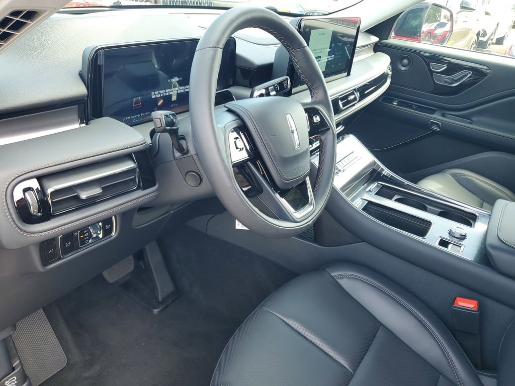 New 2025 Lincoln Aviator 2WD w/ Jet Appearance Package image 21