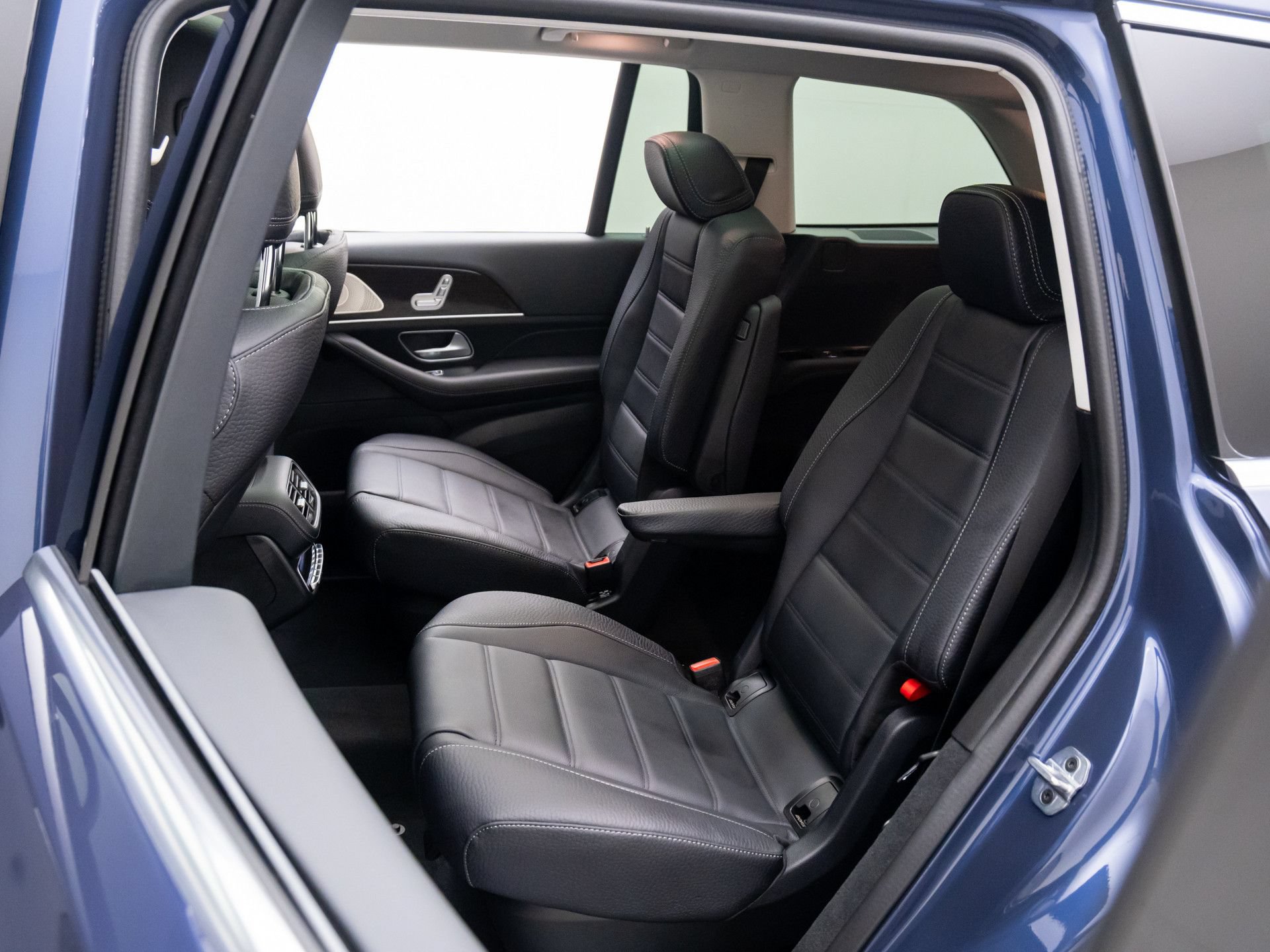 New 2026 Mercedes-Benz GLS 450 4MATIC image 17