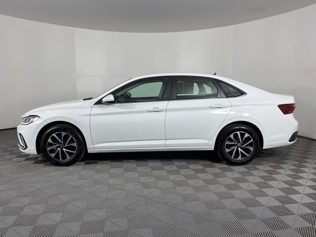 Used 2025 Volkswagen Jetta S image 6