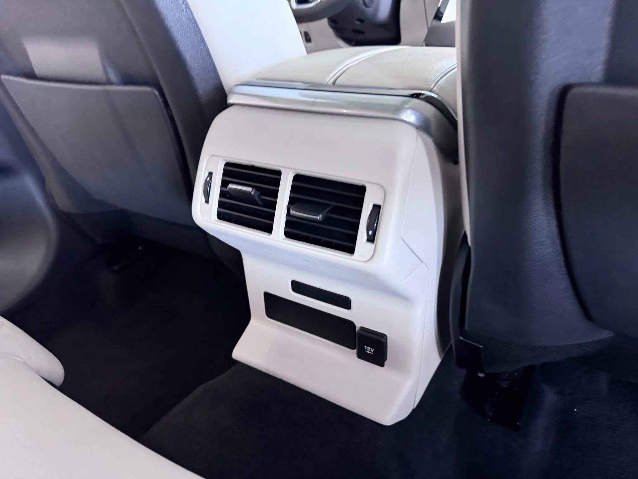 Used 2021 Land Rover Range Rover Velar S AWD/4WD image 17
