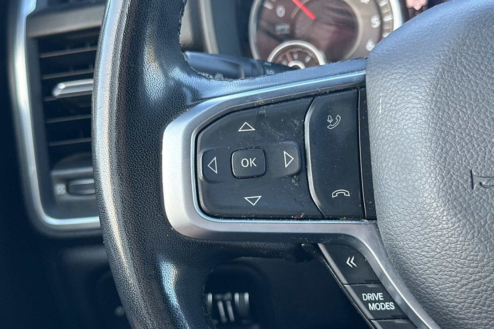 Used 2025 RAM 1500 Big Horn AWD/4WD image 34