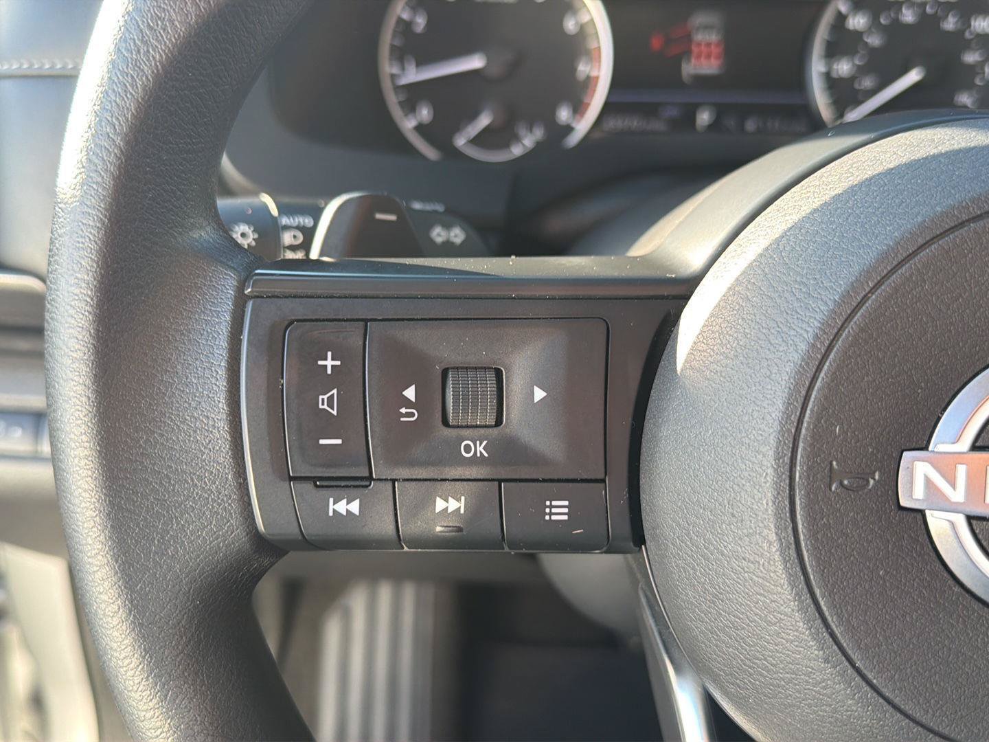 Used 2024 Nissan Pathfinder S AWD/4WD image 20