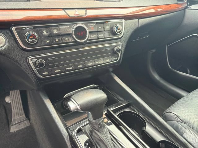 Used 2017 Kia Cadenza Premium FWD image 19
