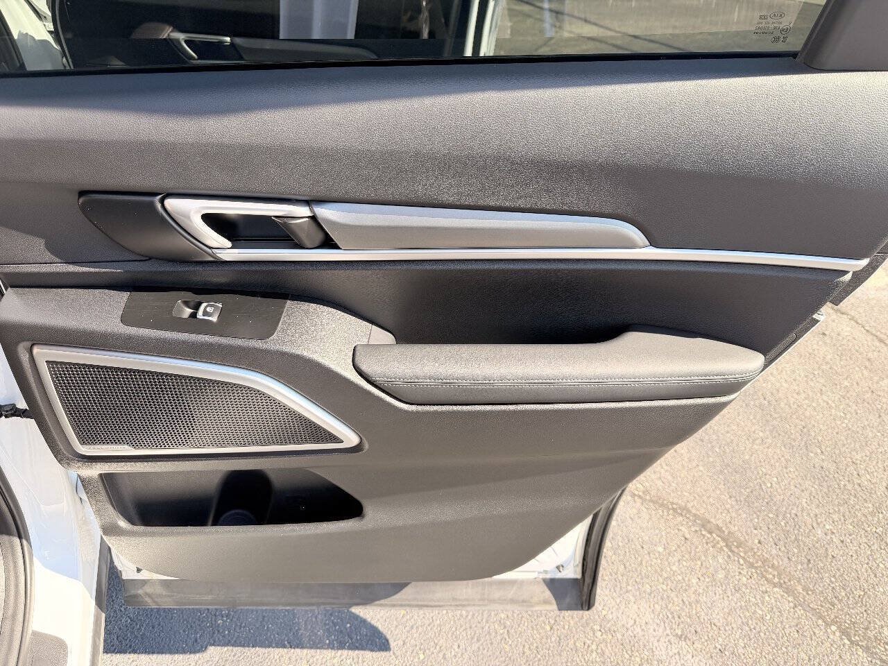 Used 2020 Kia Telluride S FWD image 18