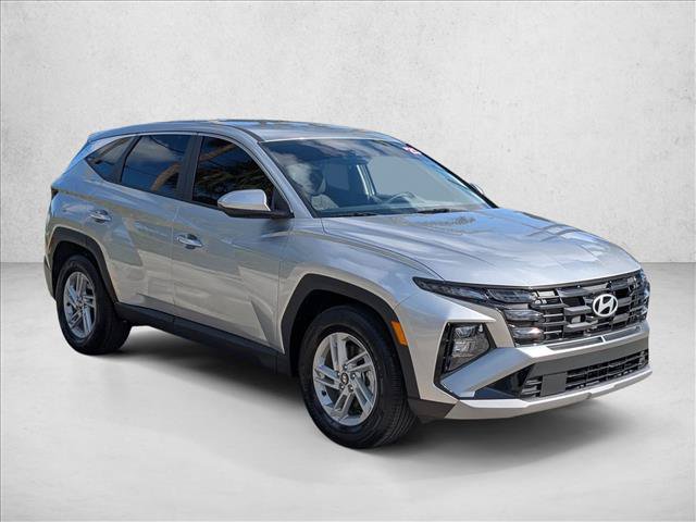 Used 2025 Hyundai Tucson SE FWD image 3