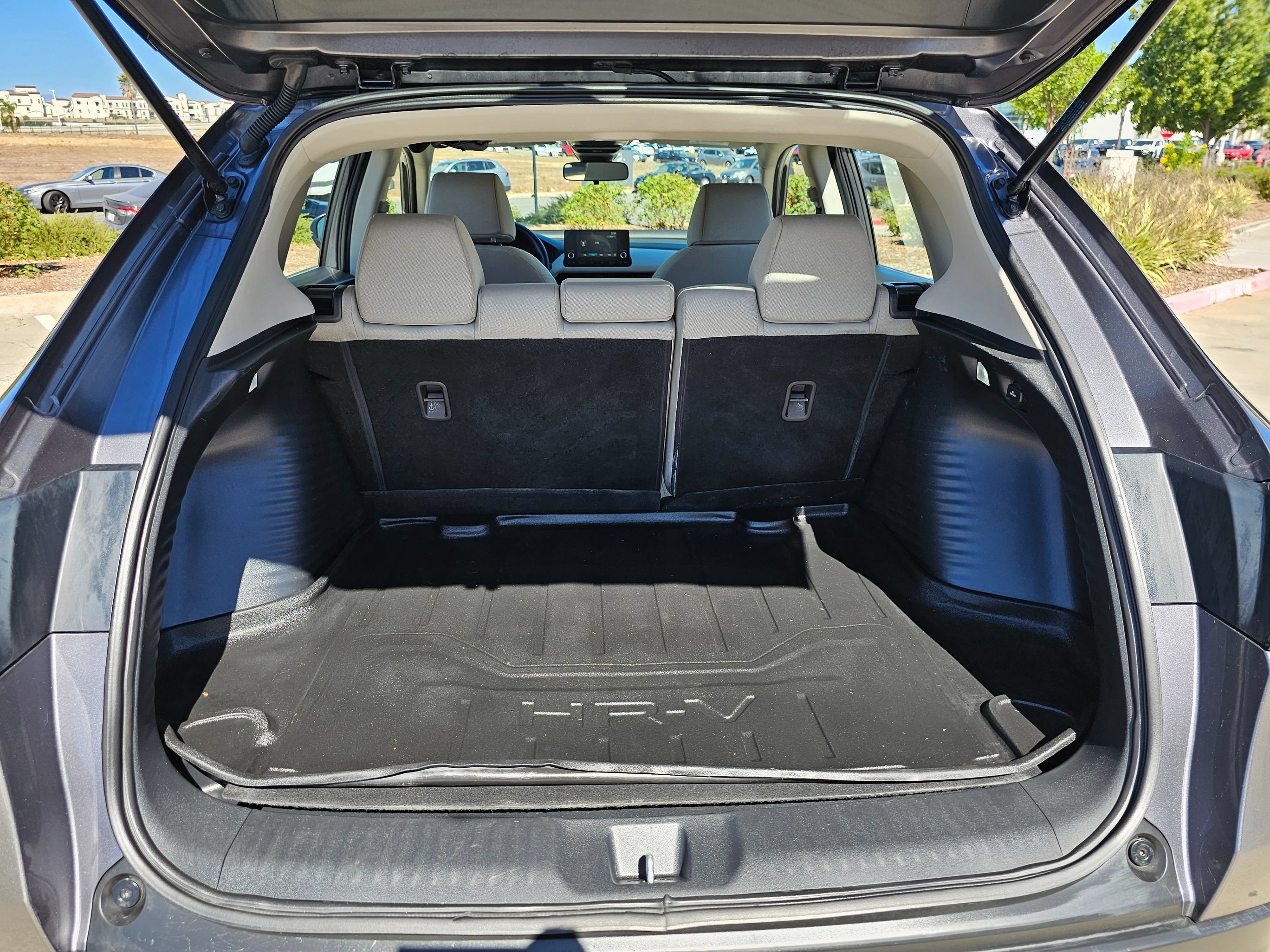 Used 2025 Honda HR-V LX image 28