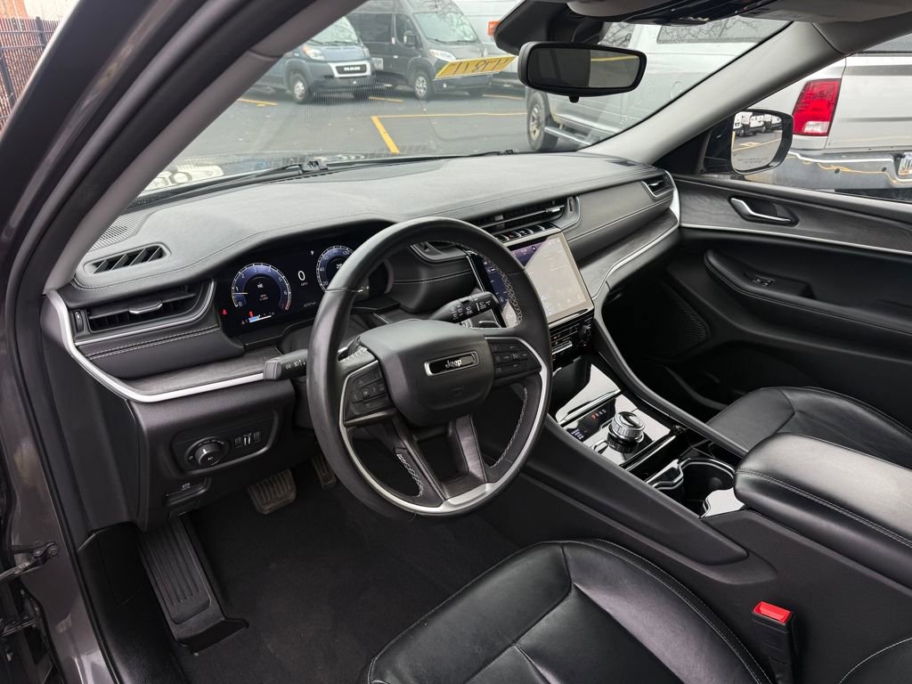 Used 2023 Jeep Grand Cherokee L Limited image 10