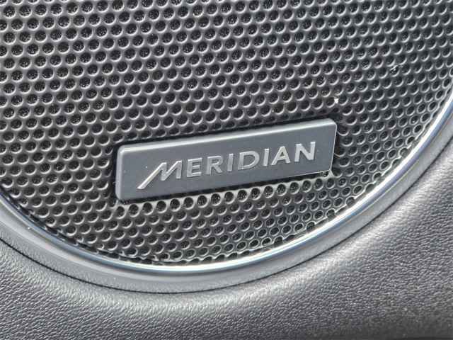 New 2025 Land Rover Discovery Sport S image 9