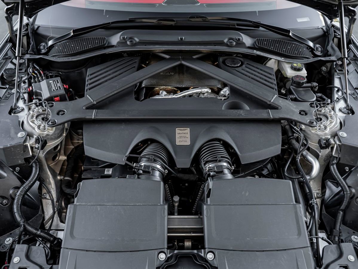 Used 2026 Aston Martin V8 Vantage Coupe RWD image 26