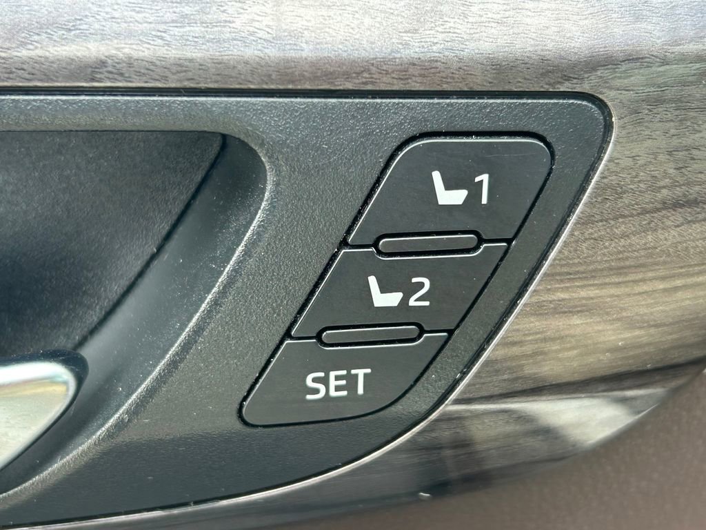 Used 2021 Toyota Highlander Platinum image 27