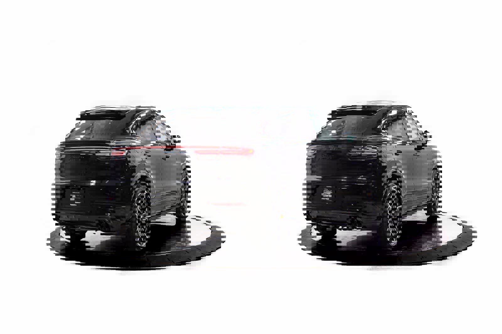 Certified 2023 Porsche Cayenne Turbo image 7