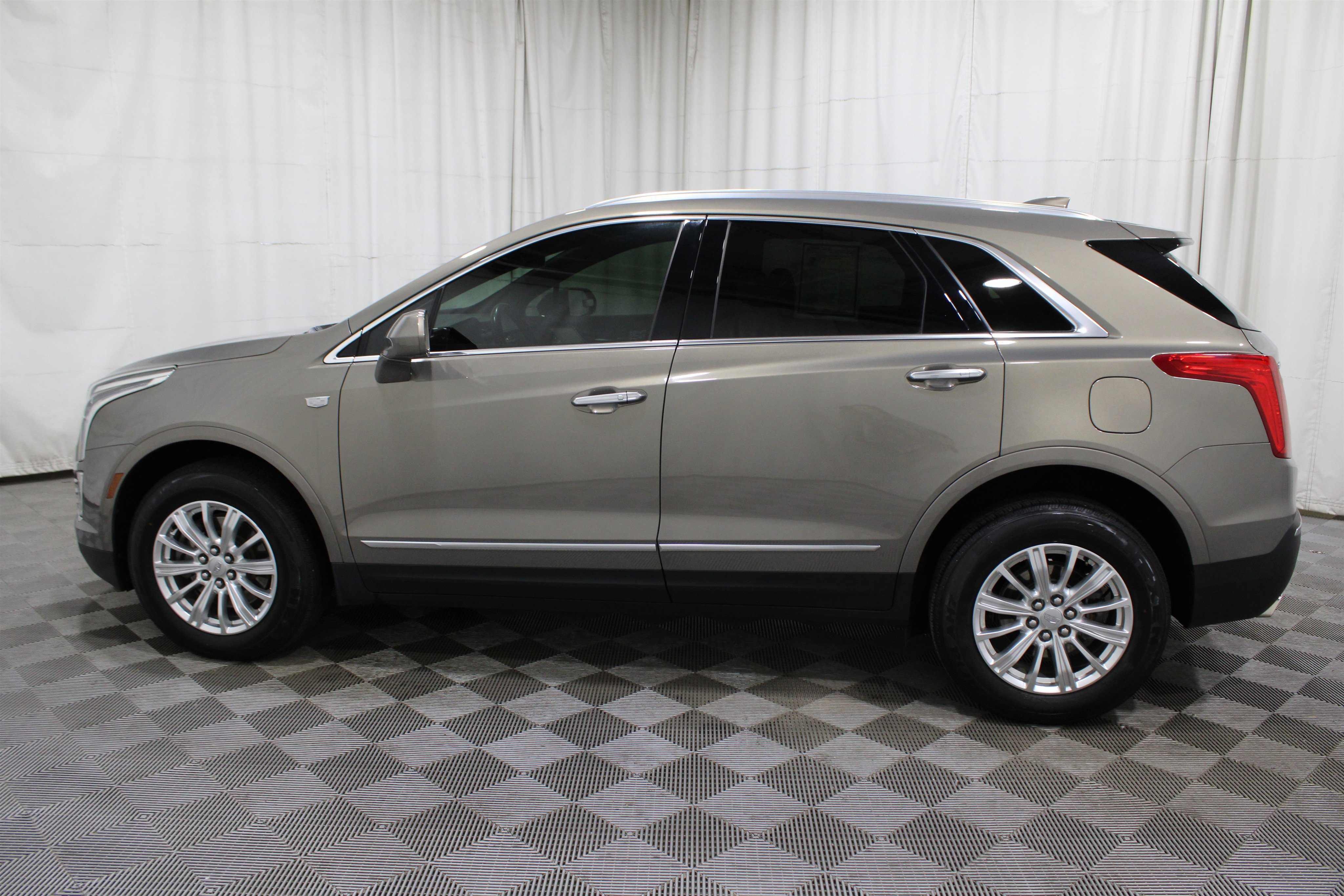 Used 2019 Cadillac XT5 FWD image 35