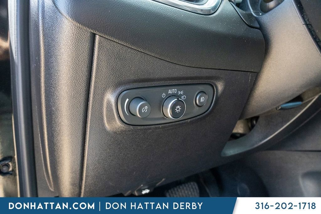 Used 2018 Chevrolet Equinox Premier image 17